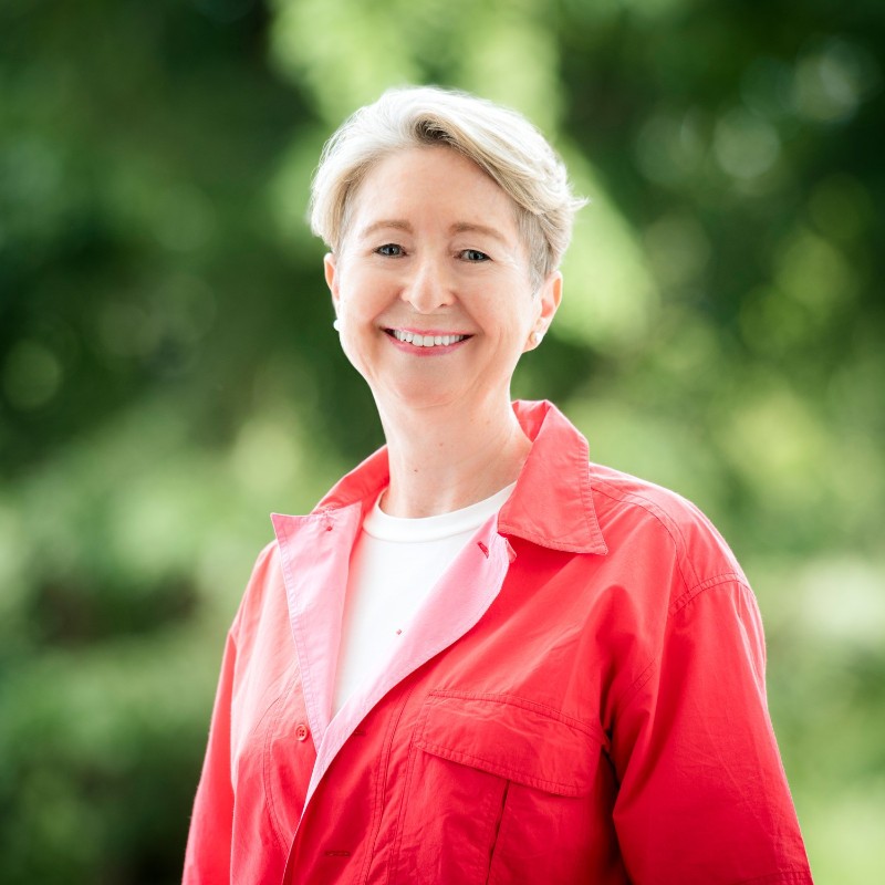 Dr Kathryn McPhail DUniv